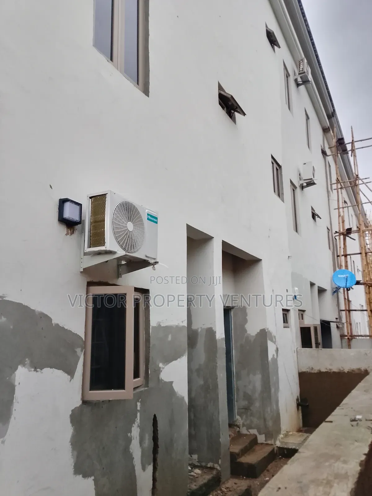 5bdrm Duplex in Dawaki for sale