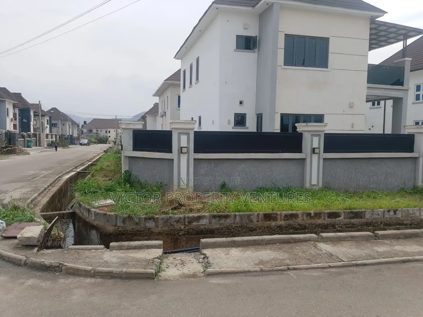 4bdrm Duplex in Dantata Estate, Kubwa for sale