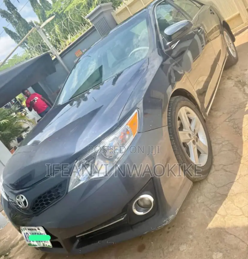 Toyota Camry SE 4dr Sedan (2.5L 4cyl 6A) 2013 Black