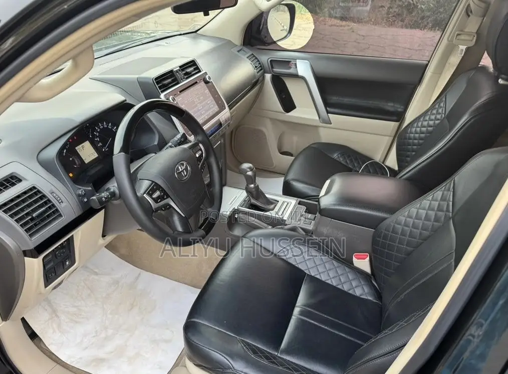 Toyota Land Cruiser Prado 2019 Black