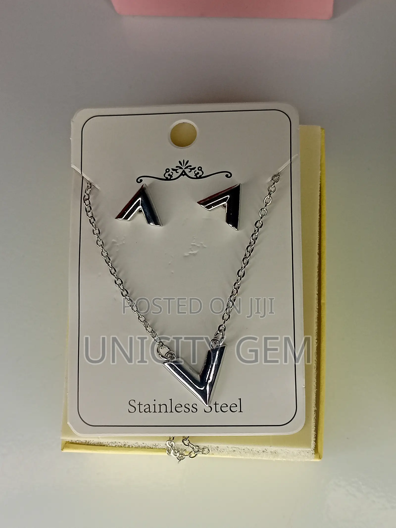 Beautiful Necklace With Earrings
