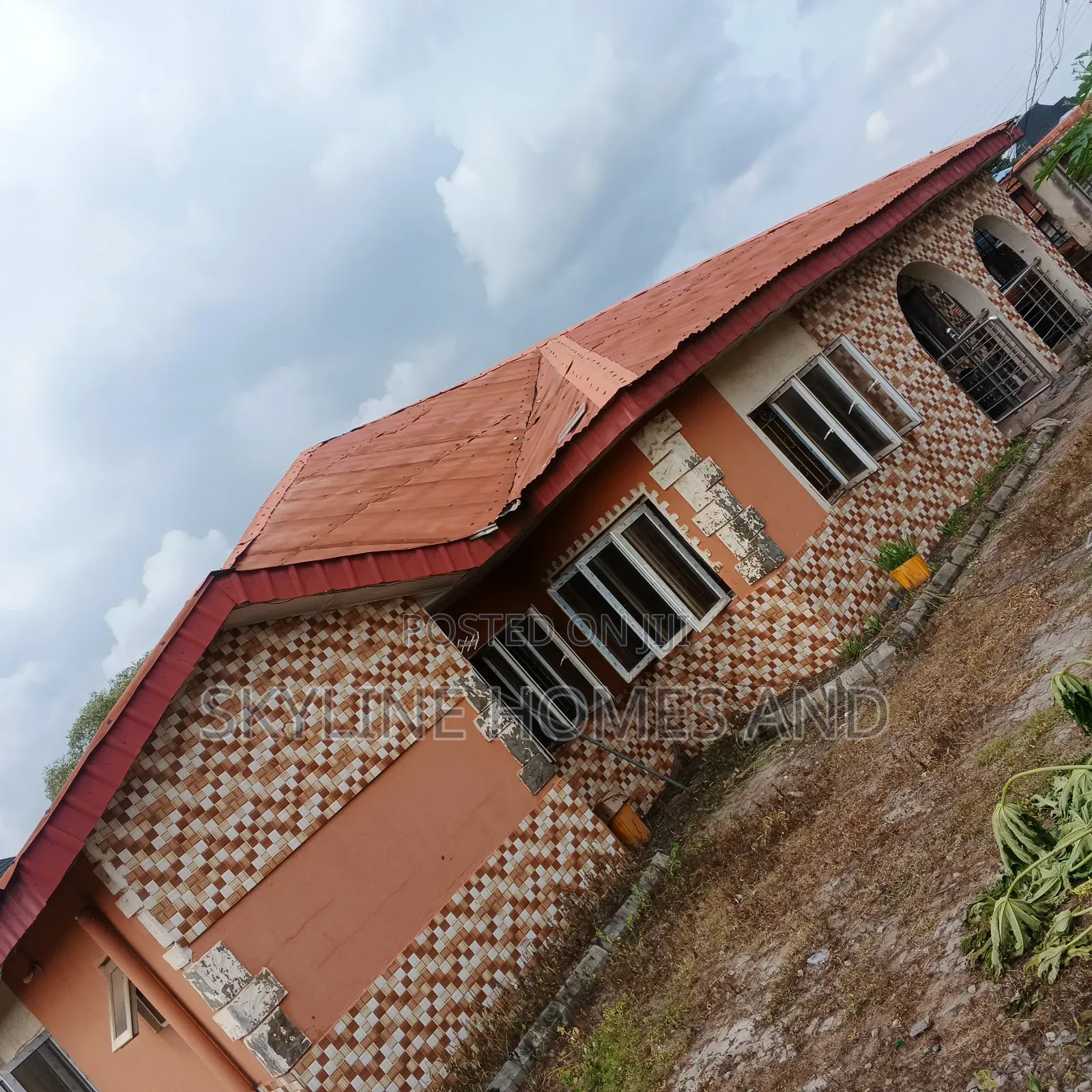6bdrm Bungalow in C, Abeokuta North for sale