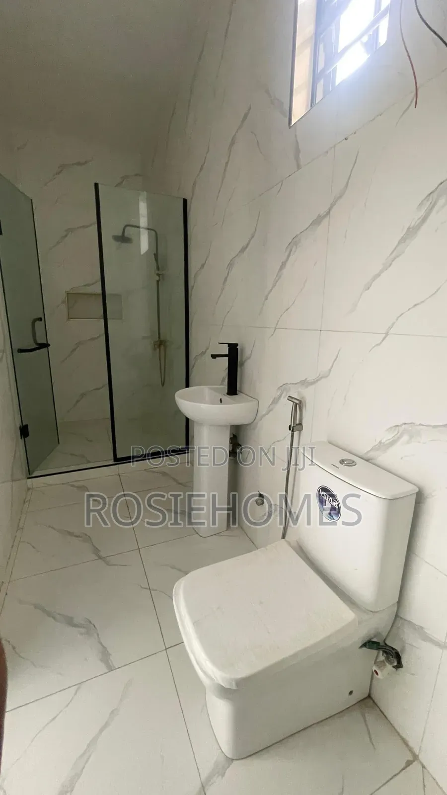 4bdrm Duplex in Ikota for sale