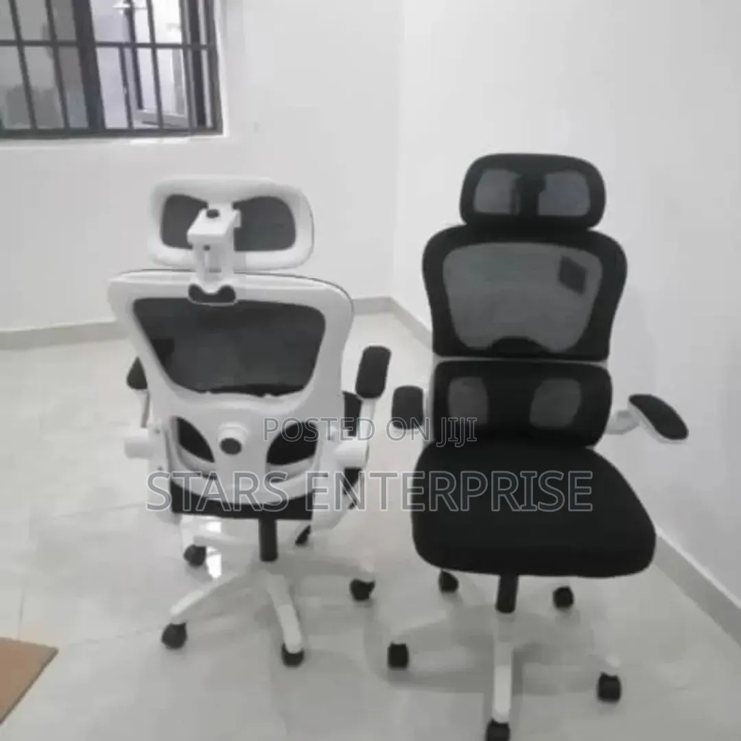 Modern Office Chair / Swivel Chair