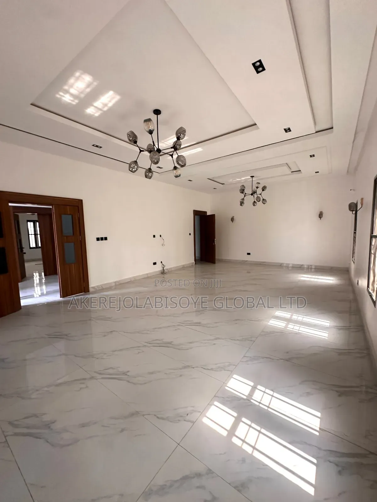 6bdrm Duplex in In An Estate, Life Camp for sale