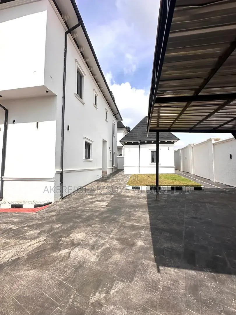6bdrm Duplex in In An Estate, Life Camp for sale