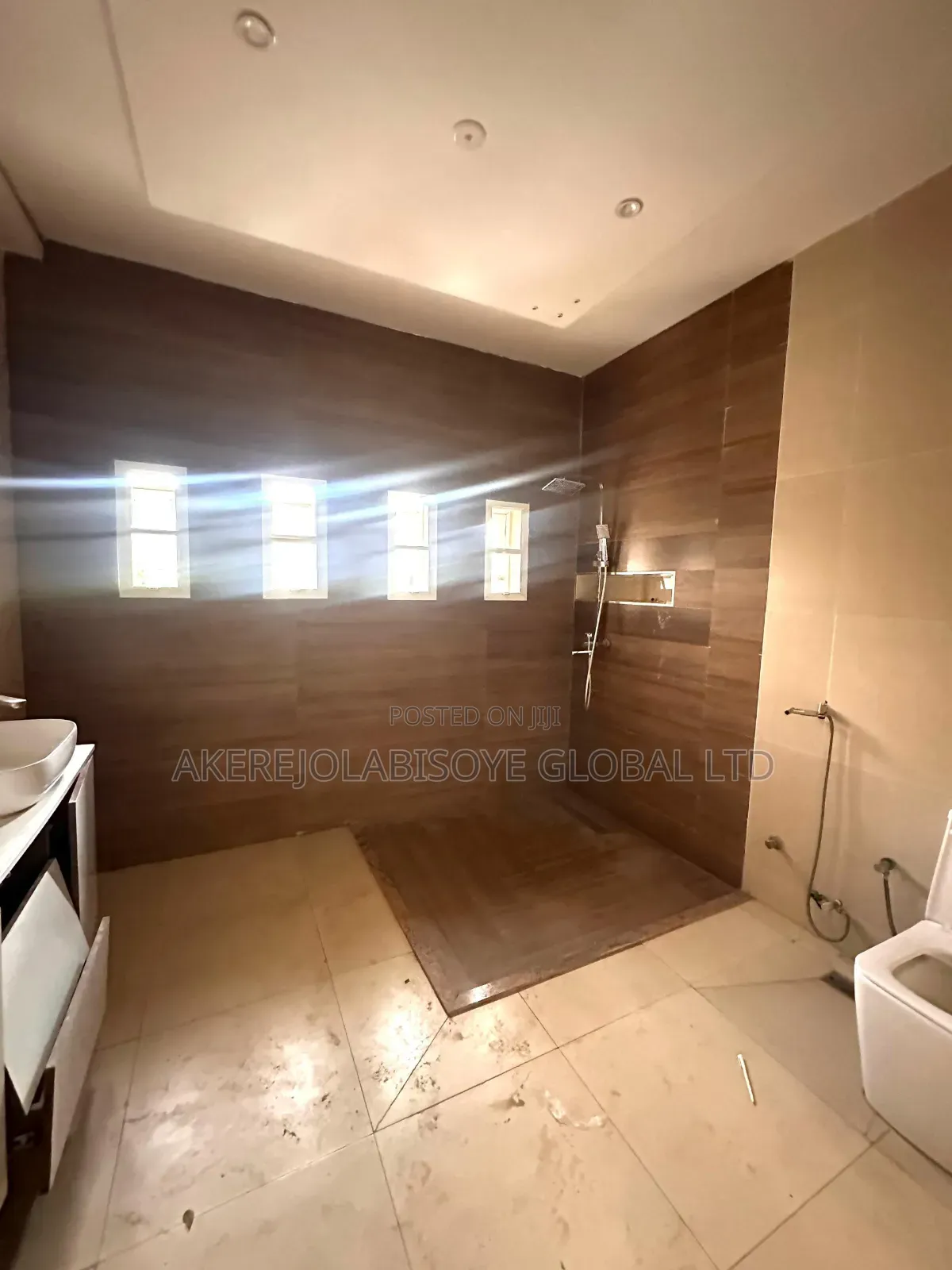 3bdrm Duplex in In An Estate, Life Camp for rent