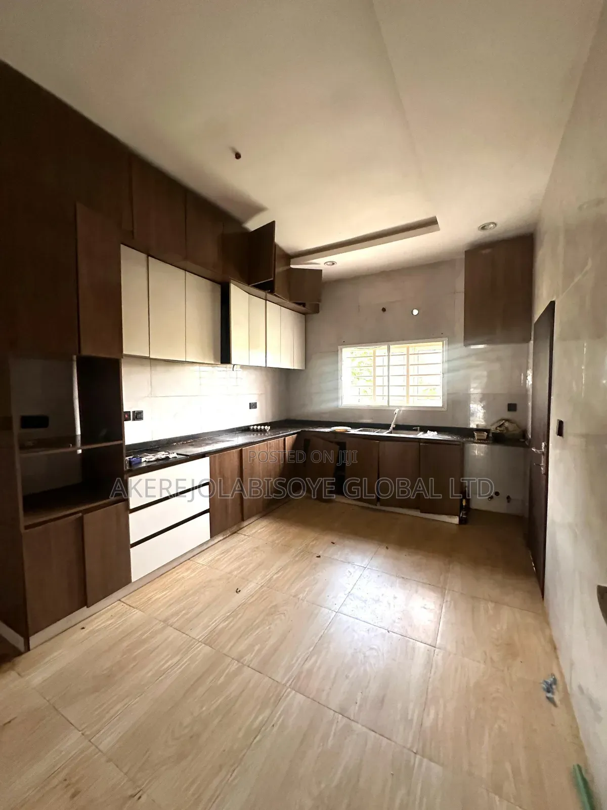 3bdrm Duplex in In An Estate, Life Camp for rent