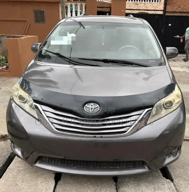 Toyota Sienna 2012 Gray