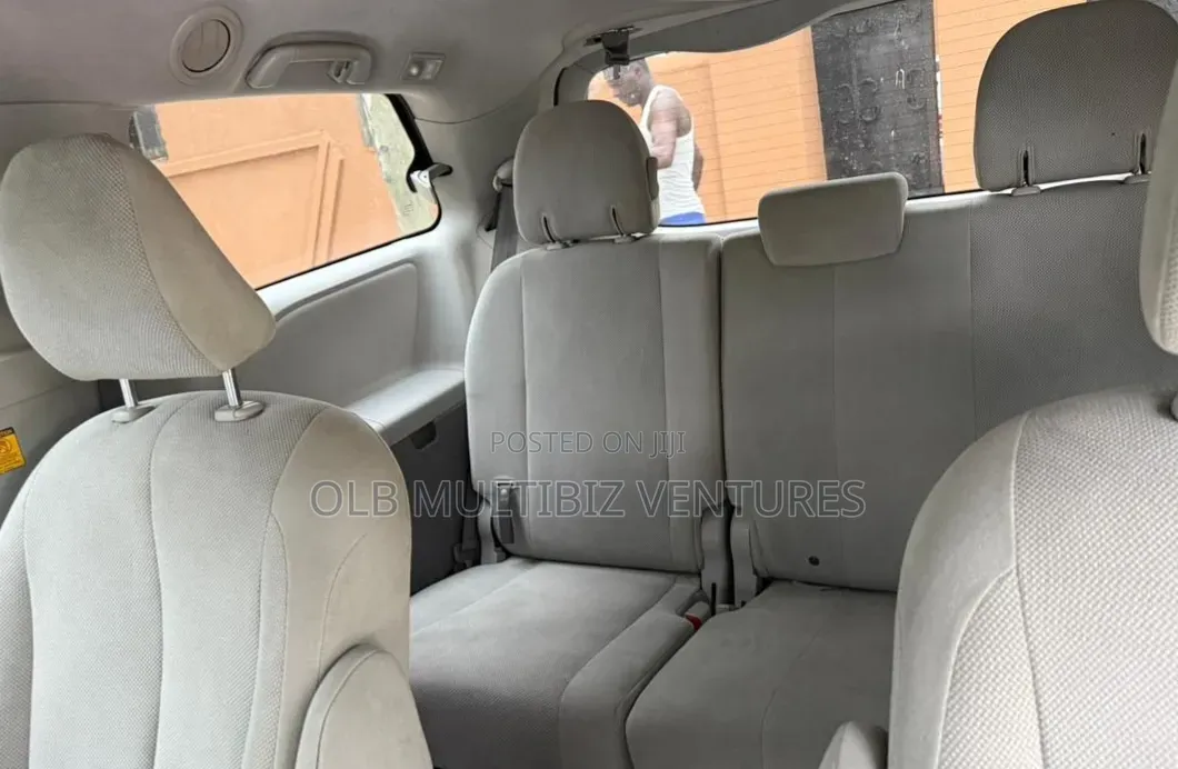 Toyota Sienna 2012 Gray