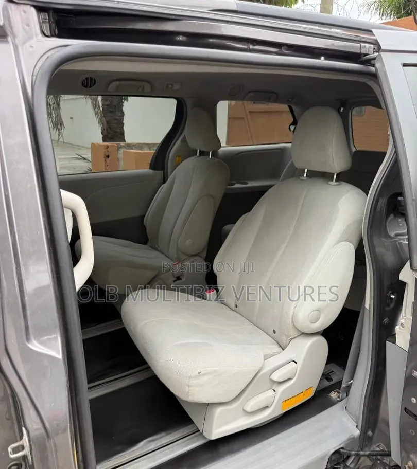 Toyota Sienna 2012 Gray