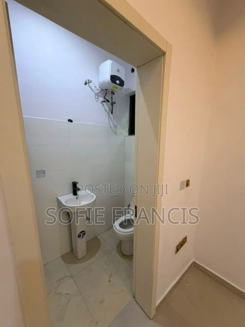 2bdrm Apartment in Royal Garden, Ajiwe for rent