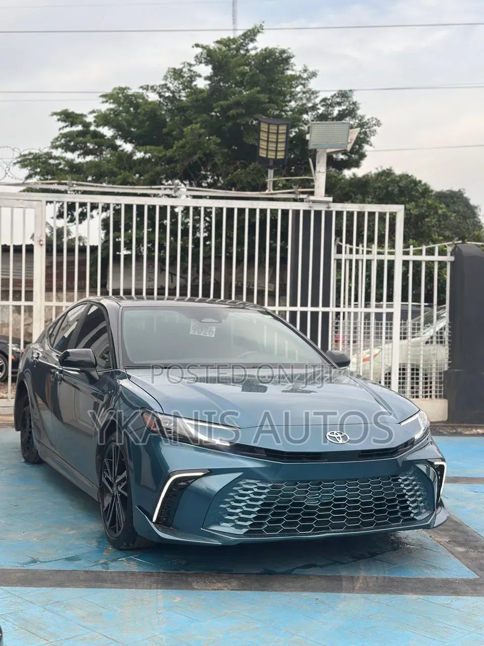 Toyota Camry XSE 2025 Blue