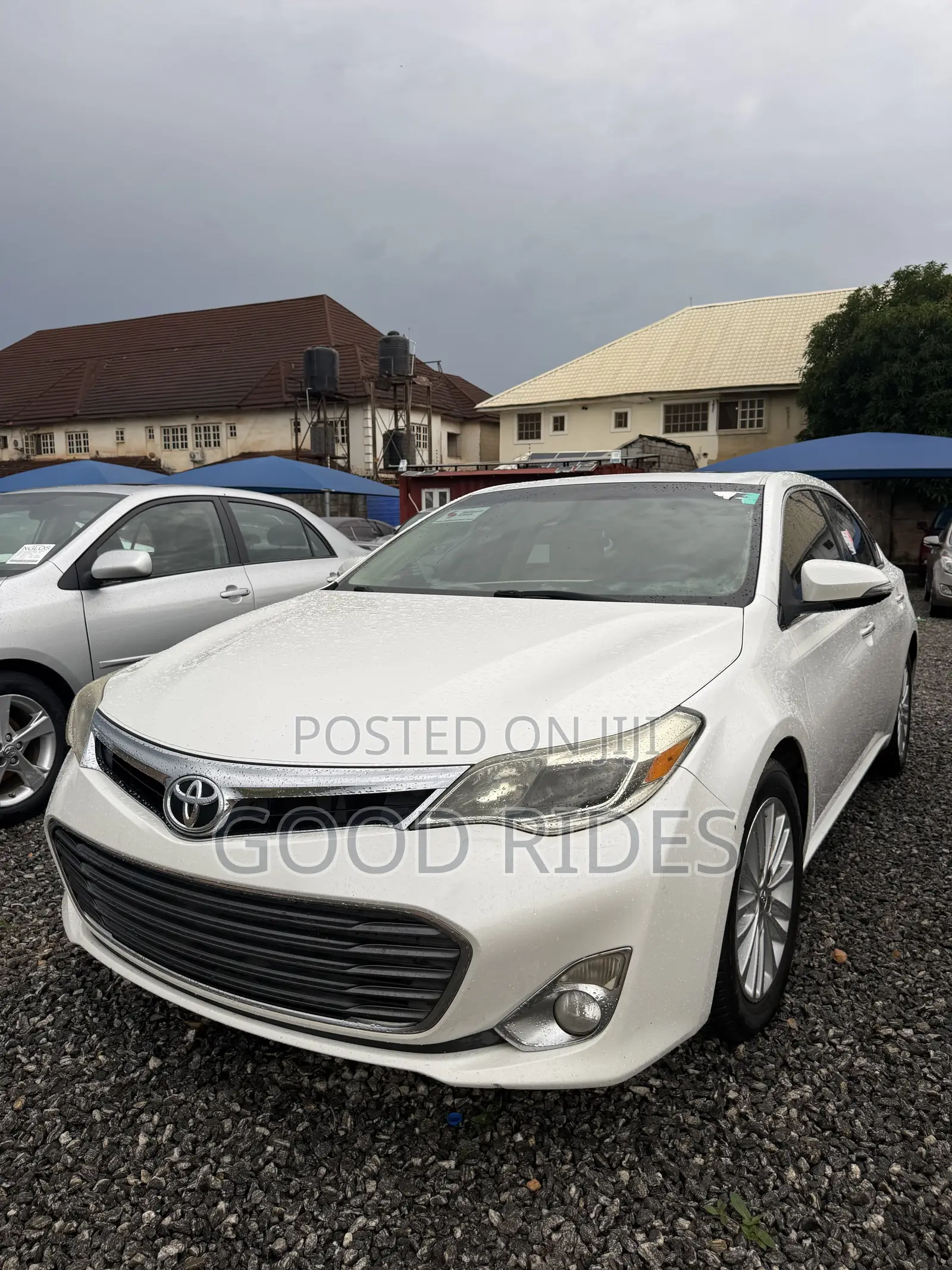 Toyota Avalon XLE Premium Sedan FWD (3.5L 6cyl 6A) 2013 White