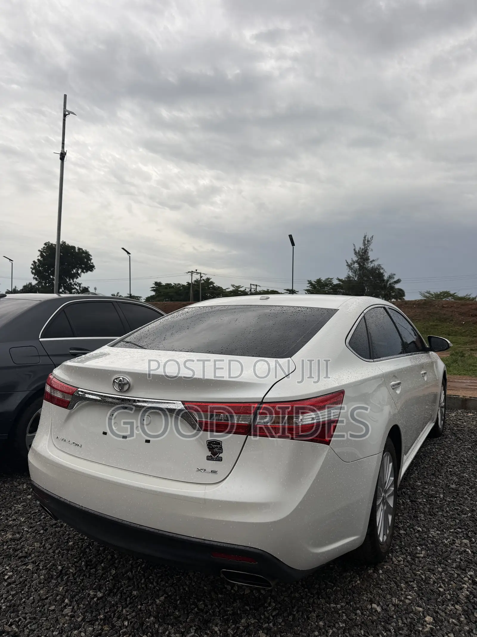 Toyota Avalon XLE Premium Sedan FWD (3.5L 6cyl 6A) 2013 White