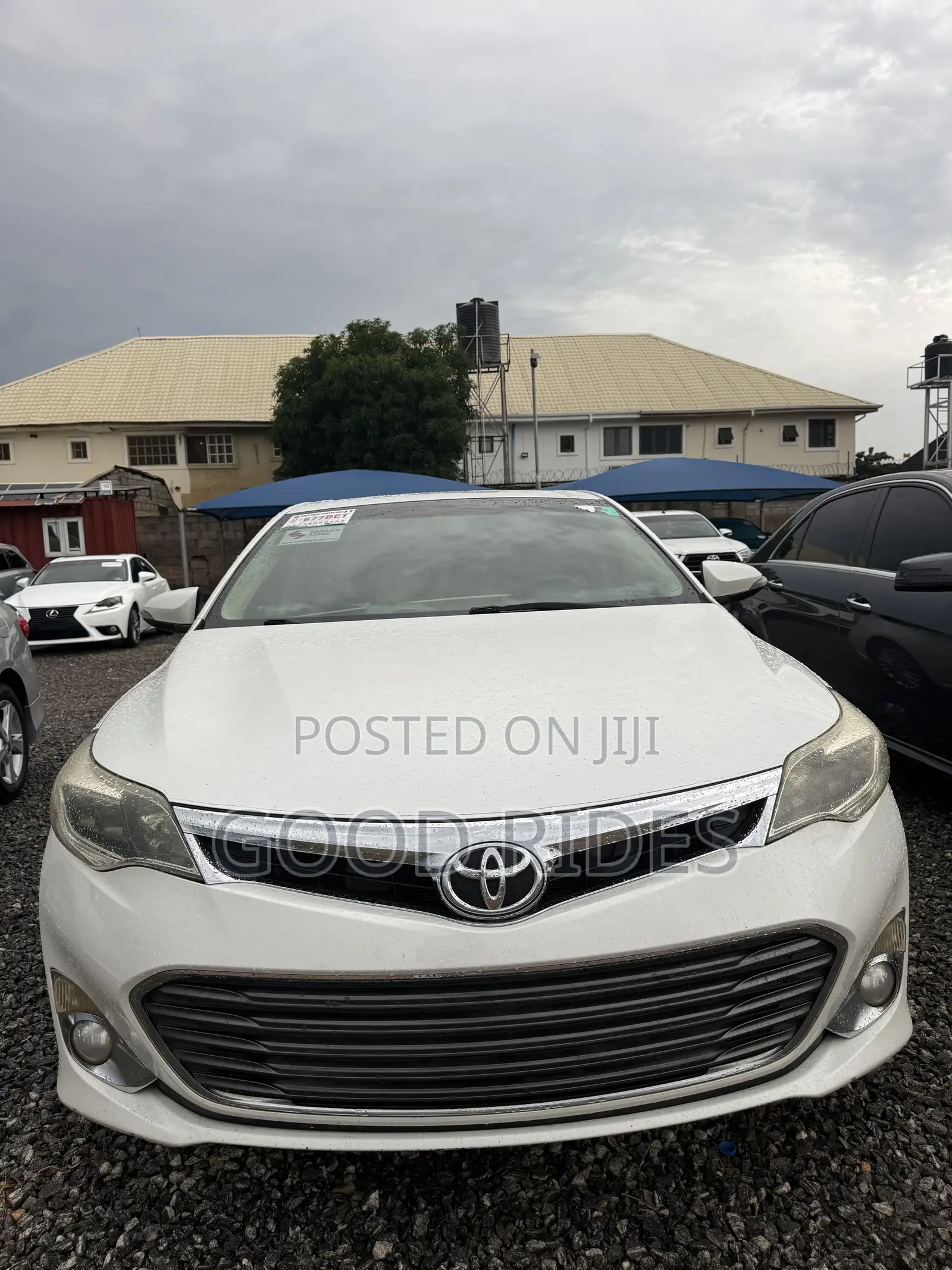 Toyota Avalon XLE Premium Sedan FWD (3.5L 6cyl 6A) 2013 White