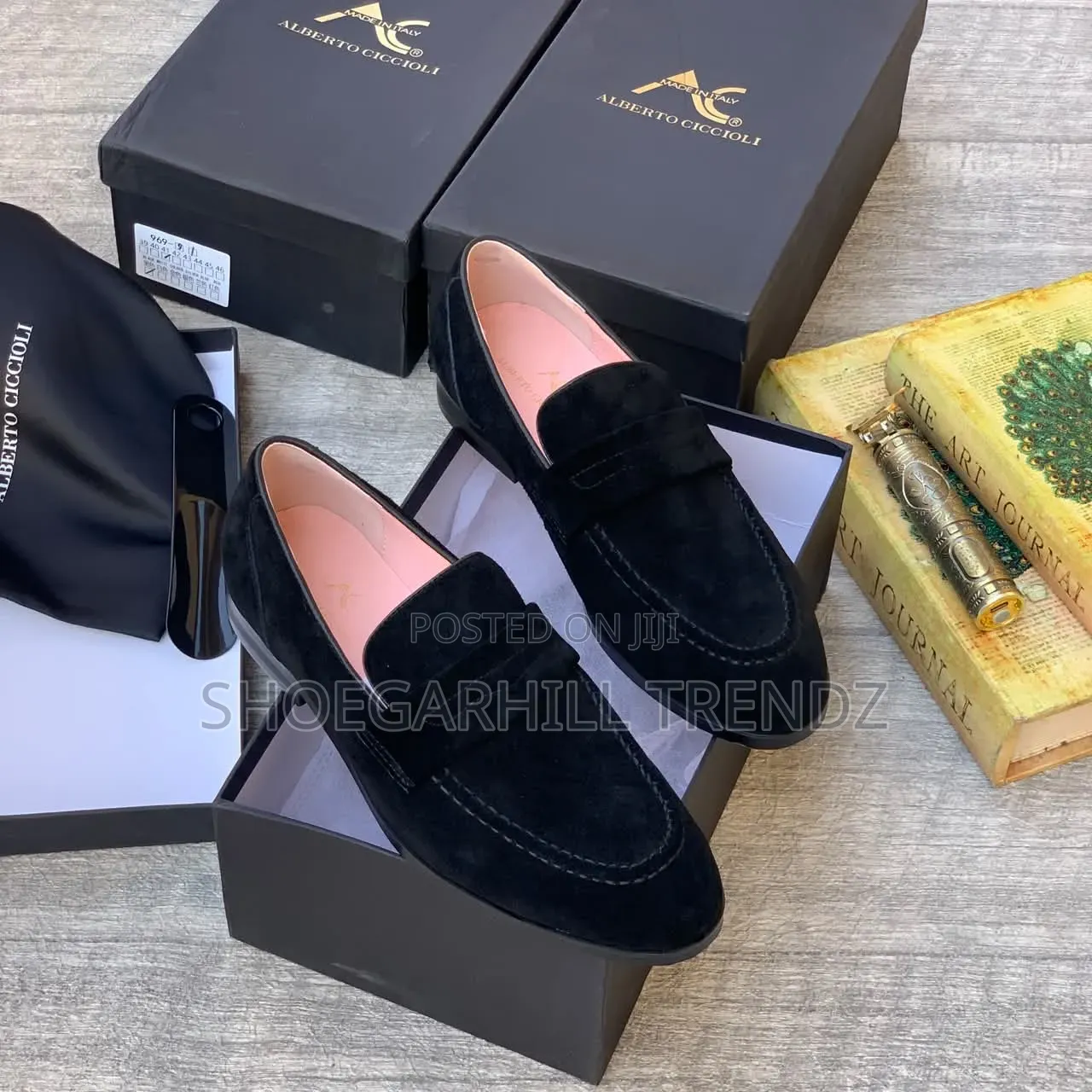 Classy Men Suede Loafer Shoes in Multicolours