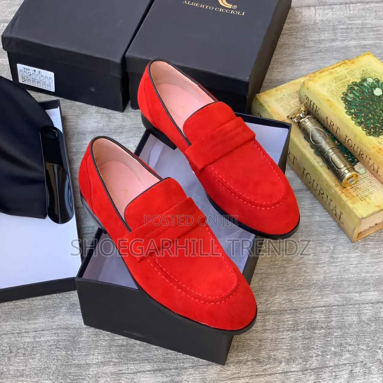 Classy Men Suede Loafer Shoes in Multicolours