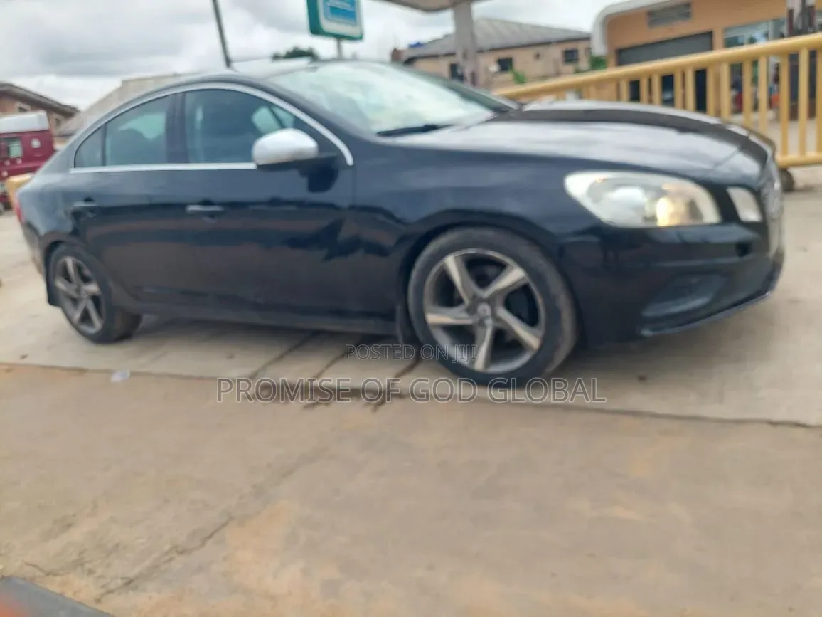 Volvo S60 T6 R-Design 2013 Black