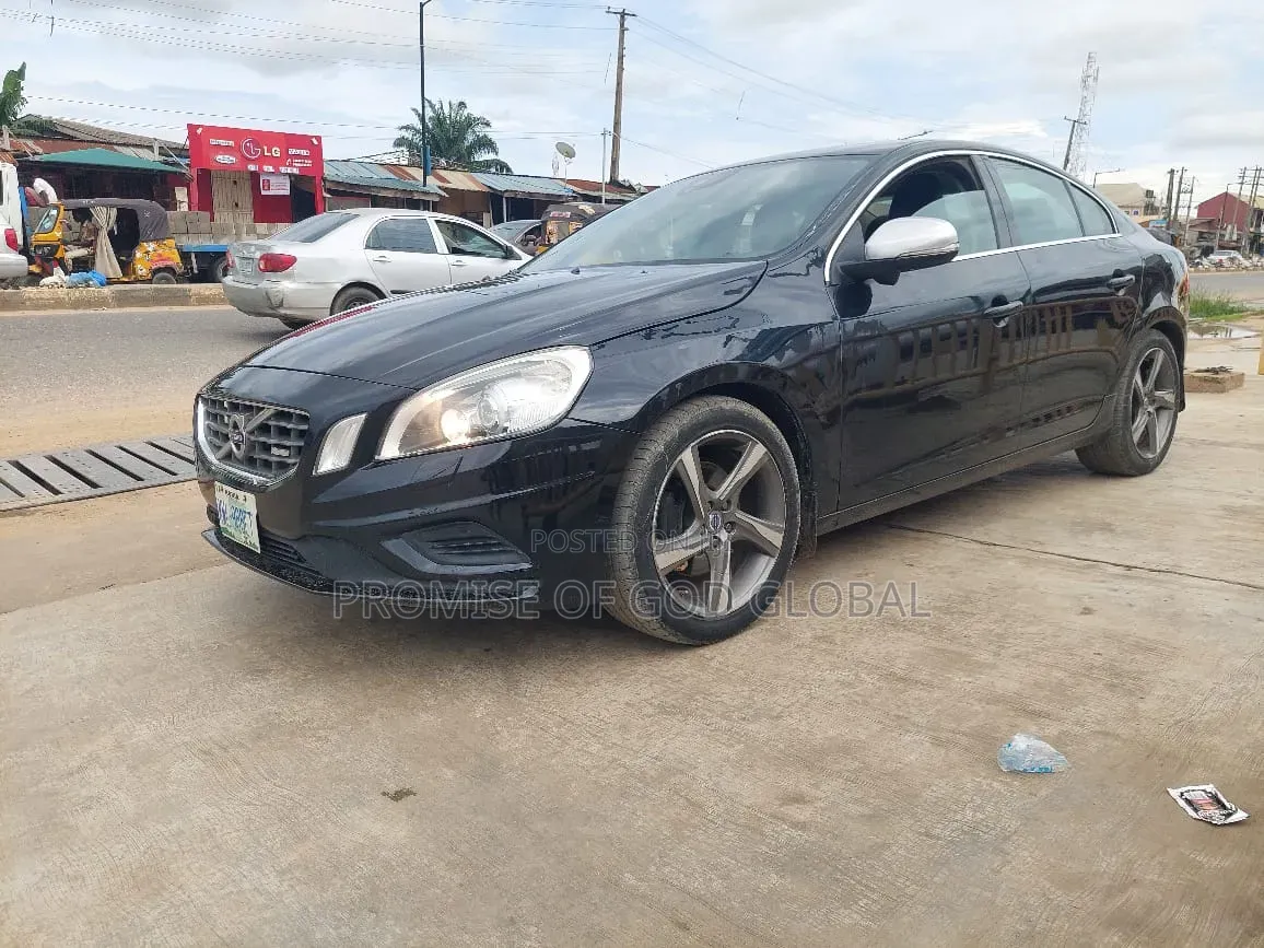 Volvo S60 T6 R-Design 2013 Black