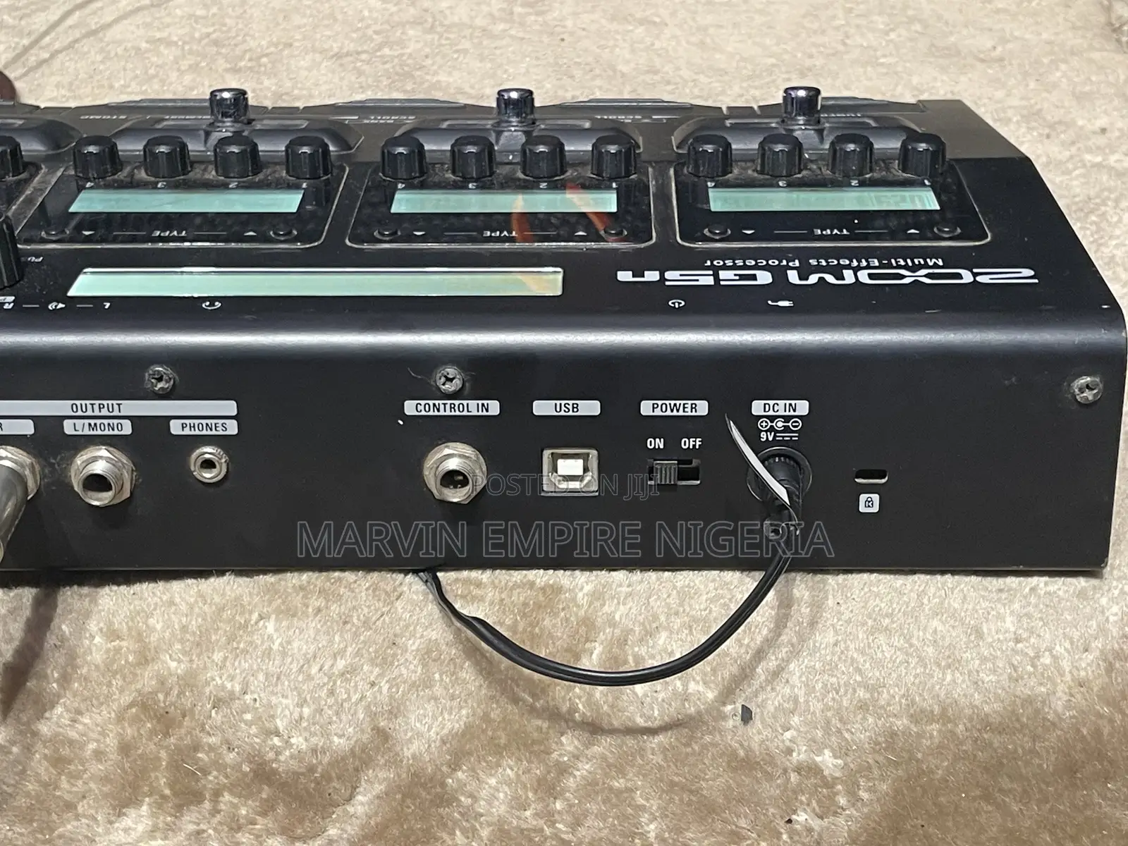 Rent a Professional Zoom G5n Multi Effect Processor for Solo Guitarist