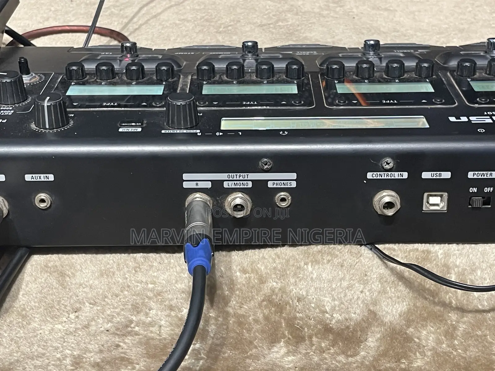 Rent a Professional Zoom G5n Multi Effect Processor for Solo Guitarist