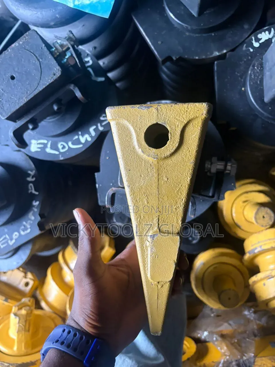 Excavator Bucket Teeth 330