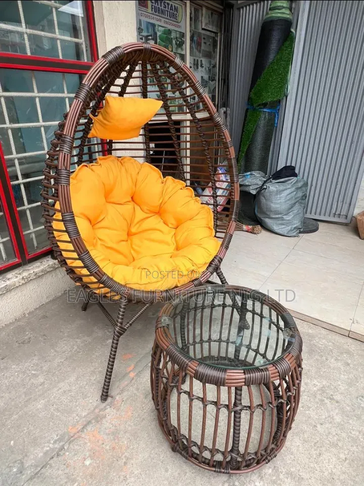 Unique Relaxing Rattan Outdoor / Indoor Chair