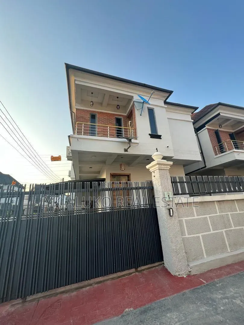 4bdrm Duplex in Southern Estate for sale