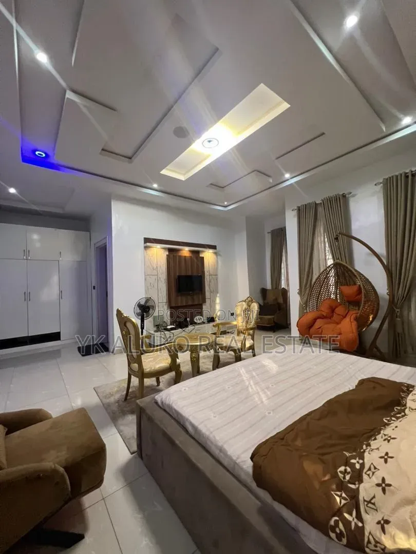 4bdrm Duplex in Southern Estate for sale