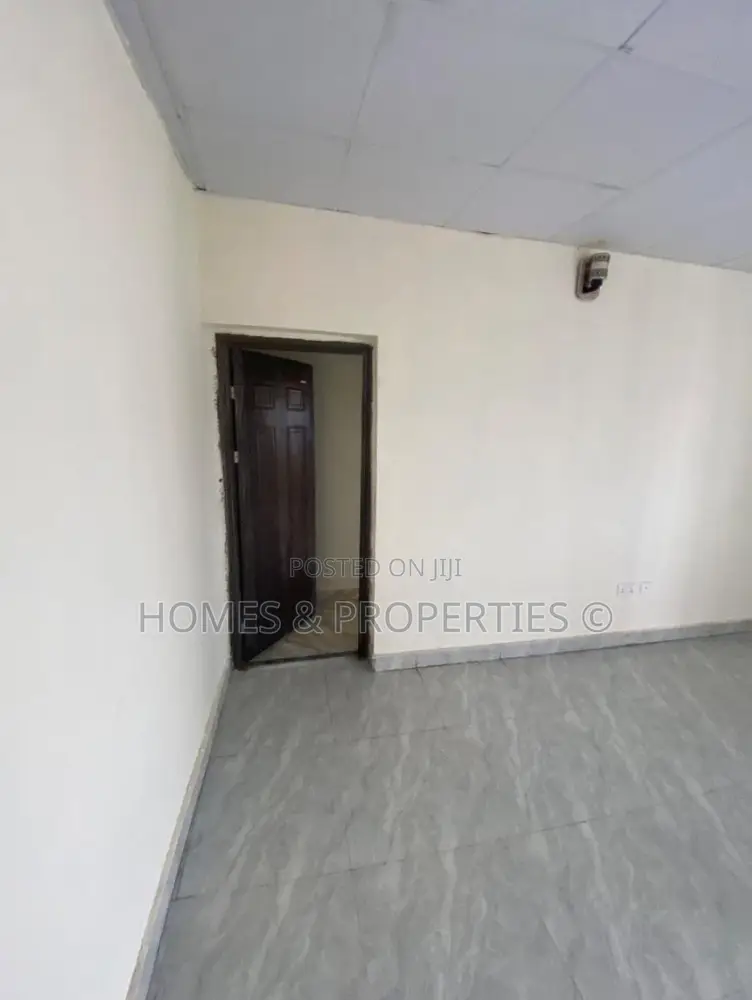 2bdrm Apartment in New Road, Awoyaya for rent