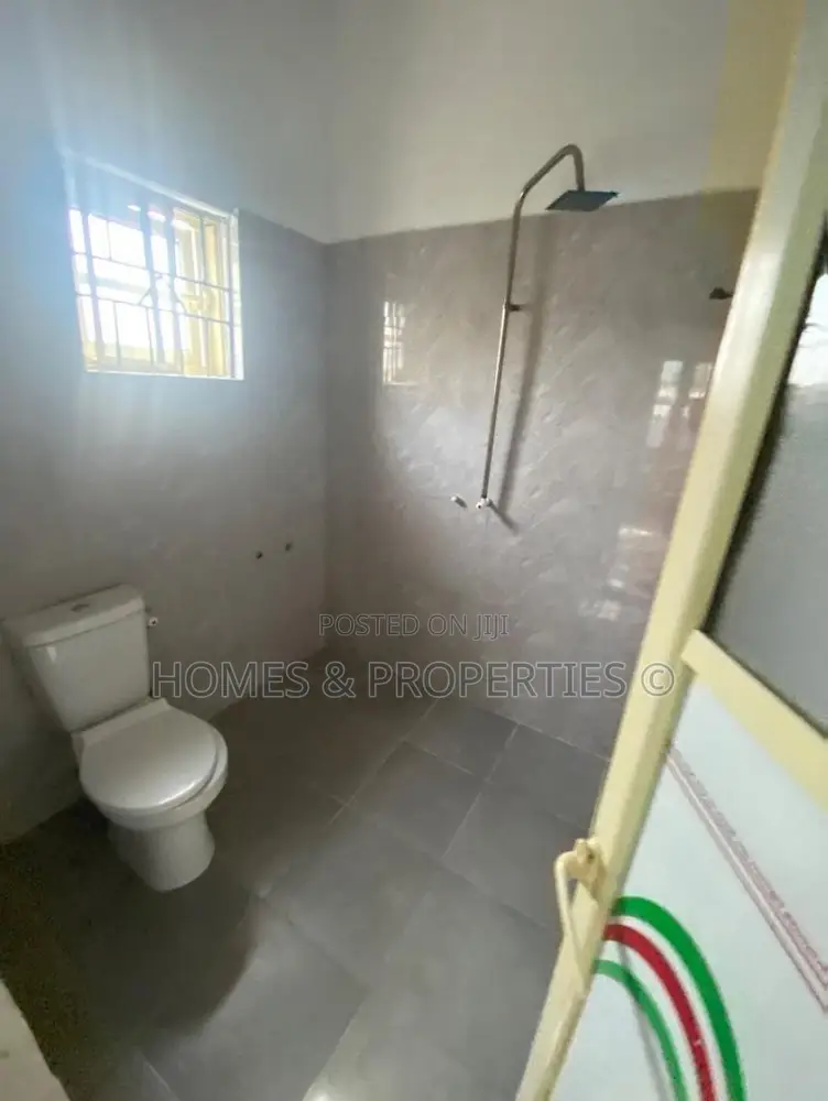 2bdrm Apartment in New Road, Awoyaya for rent