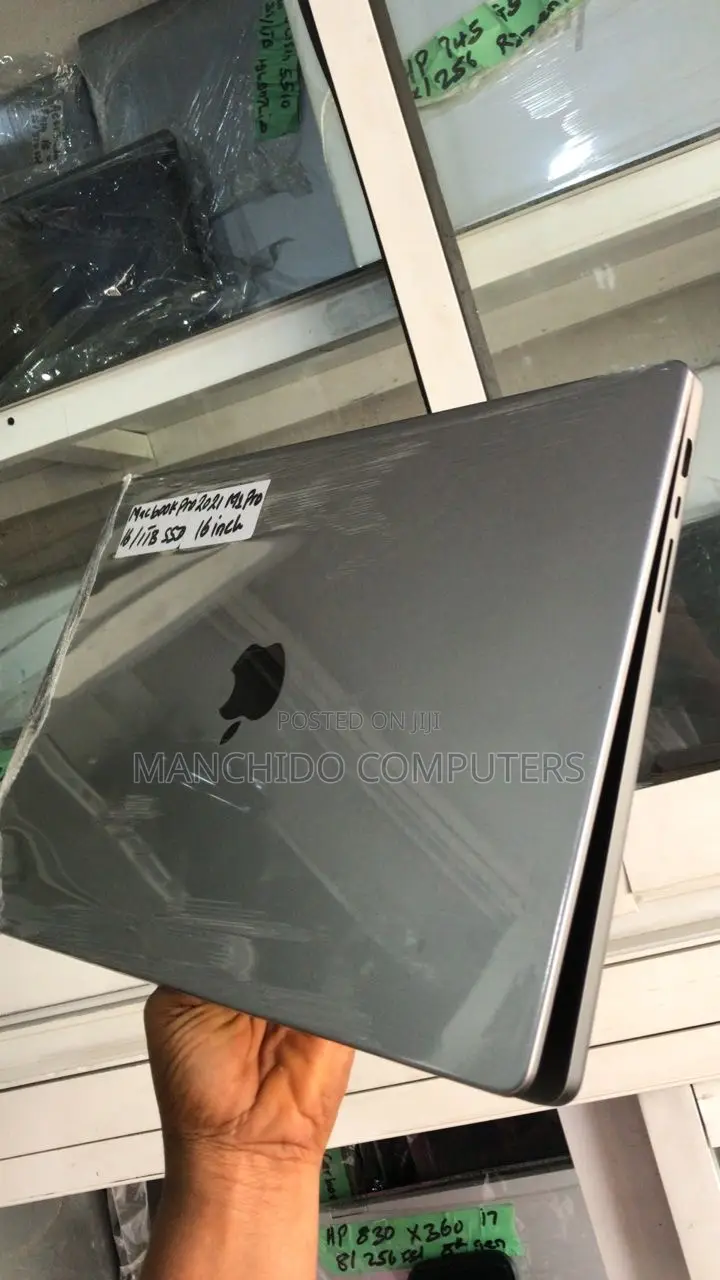 Laptop Apple MacBook Pro 2021 M1 16GB Apple M1 Pro SSD 1T