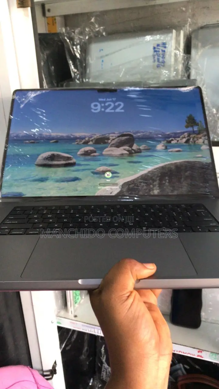 Laptop Apple MacBook Pro 2021 M1 16GB Apple M1 Pro SSD 1T