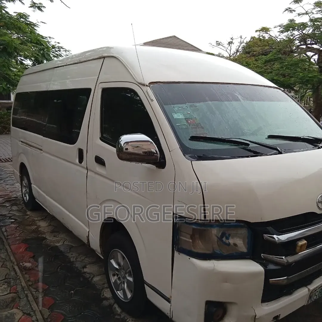 Toyota HiAce 2007 White