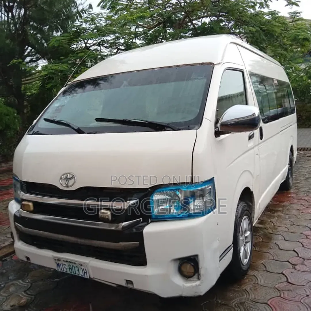 Toyota HiAce 2007 White