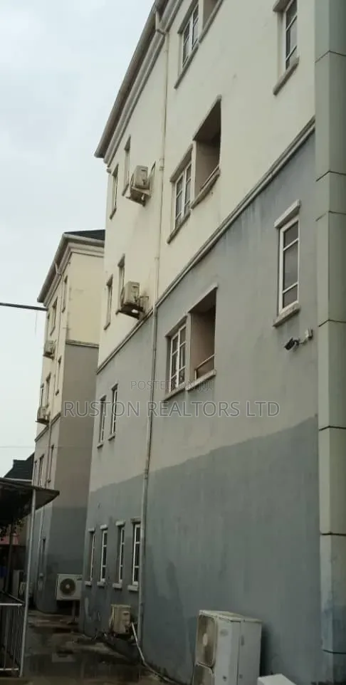 50 Rooms Hotel