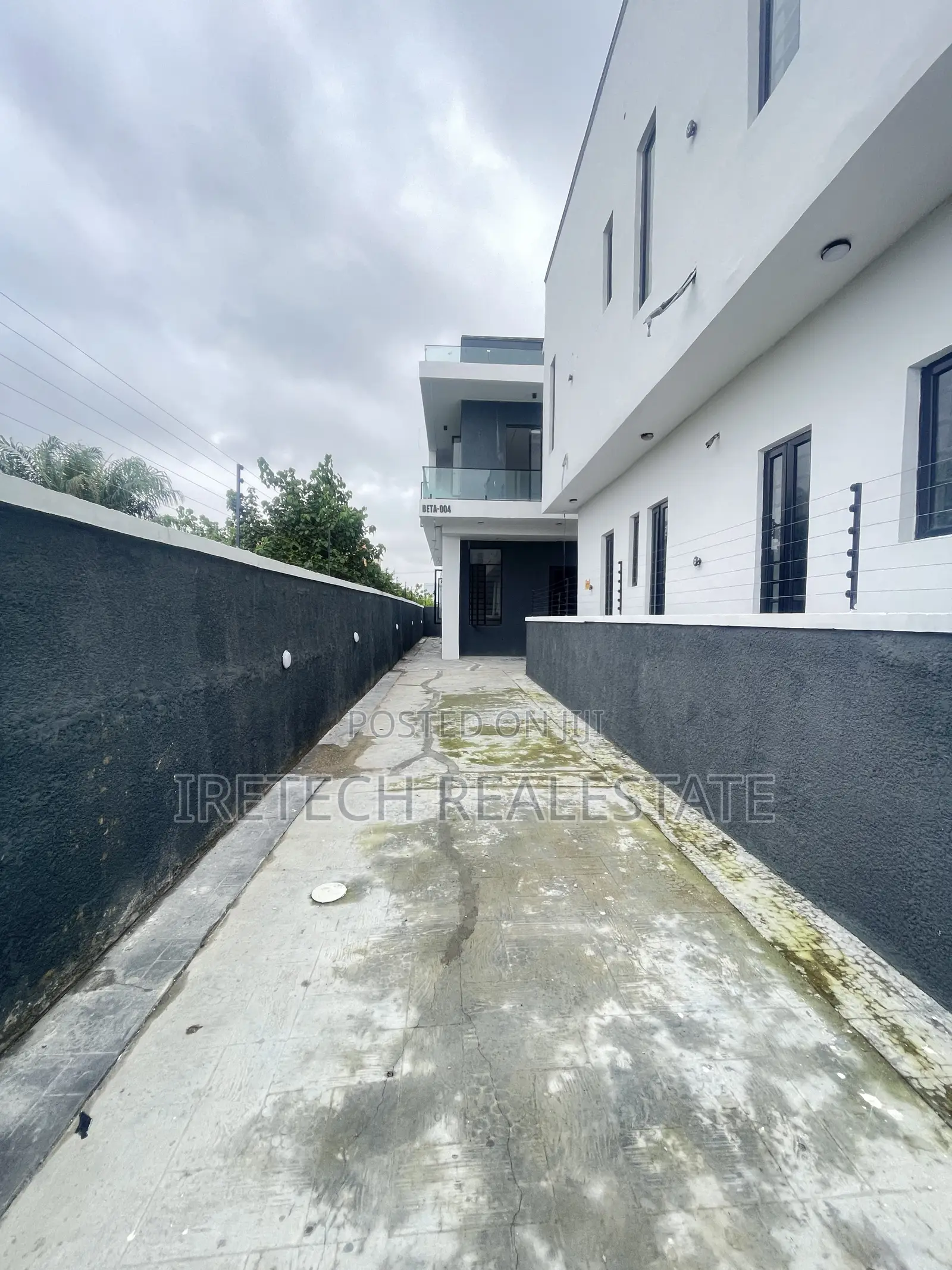 4bdrm Duplex in Ajah Abraham, Off Lekki-Epe Expressway for sale