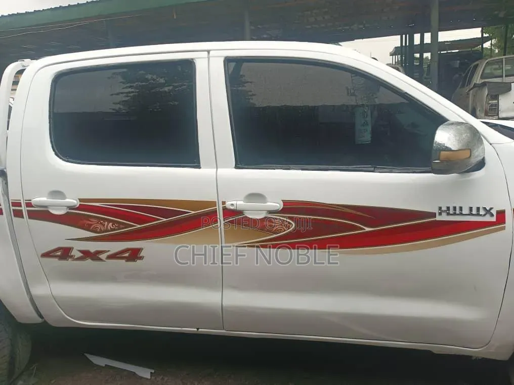 Toyota Hilux 2.0 VVT-i 2012 White