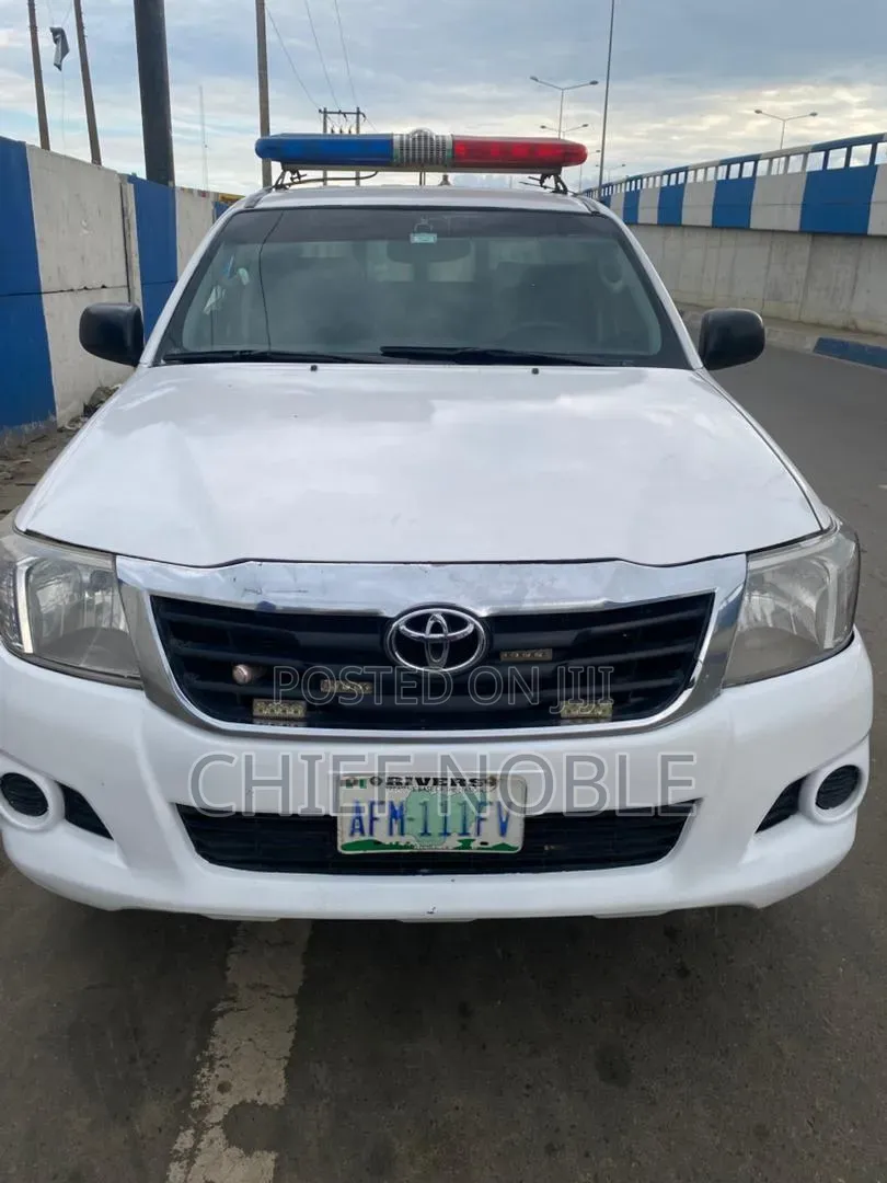 Toyota Hilux 2012 White