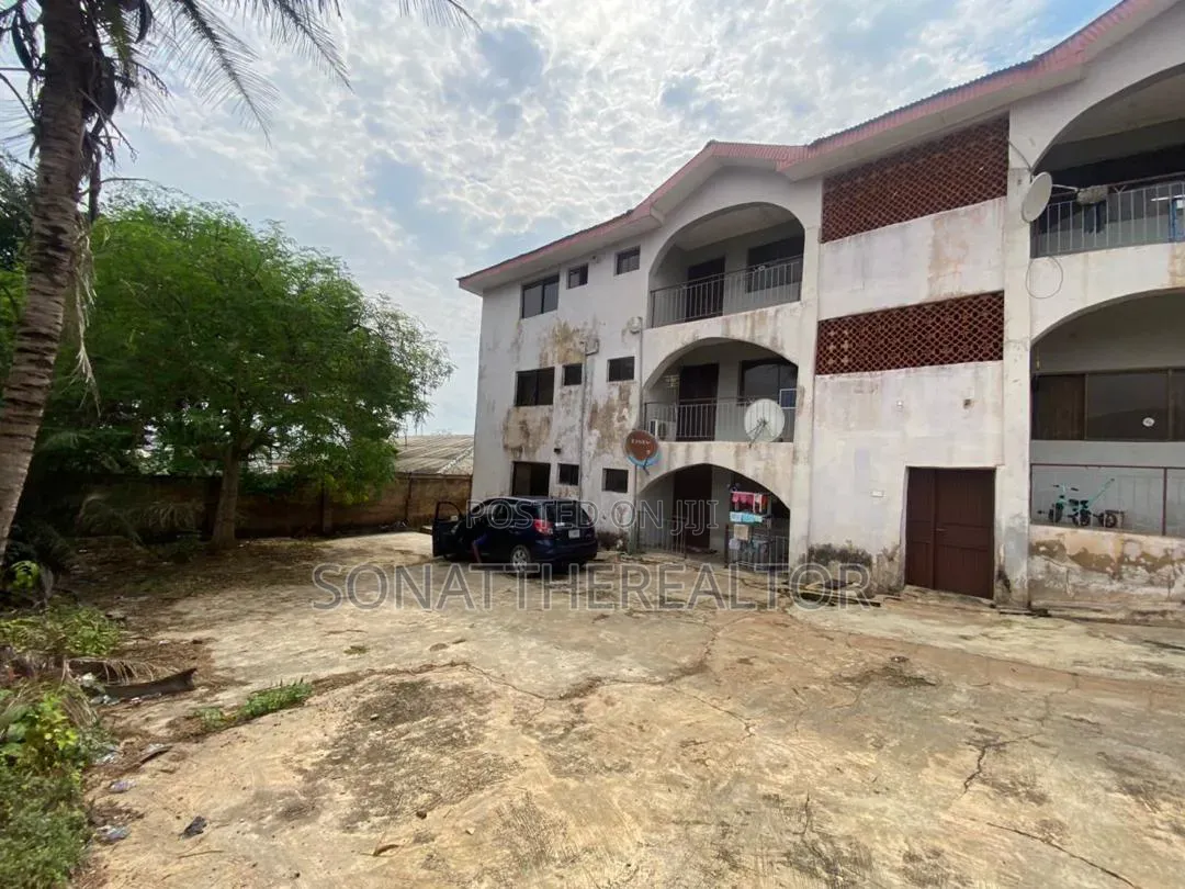 3bdrm Block of Flats in Ologuneru for sale