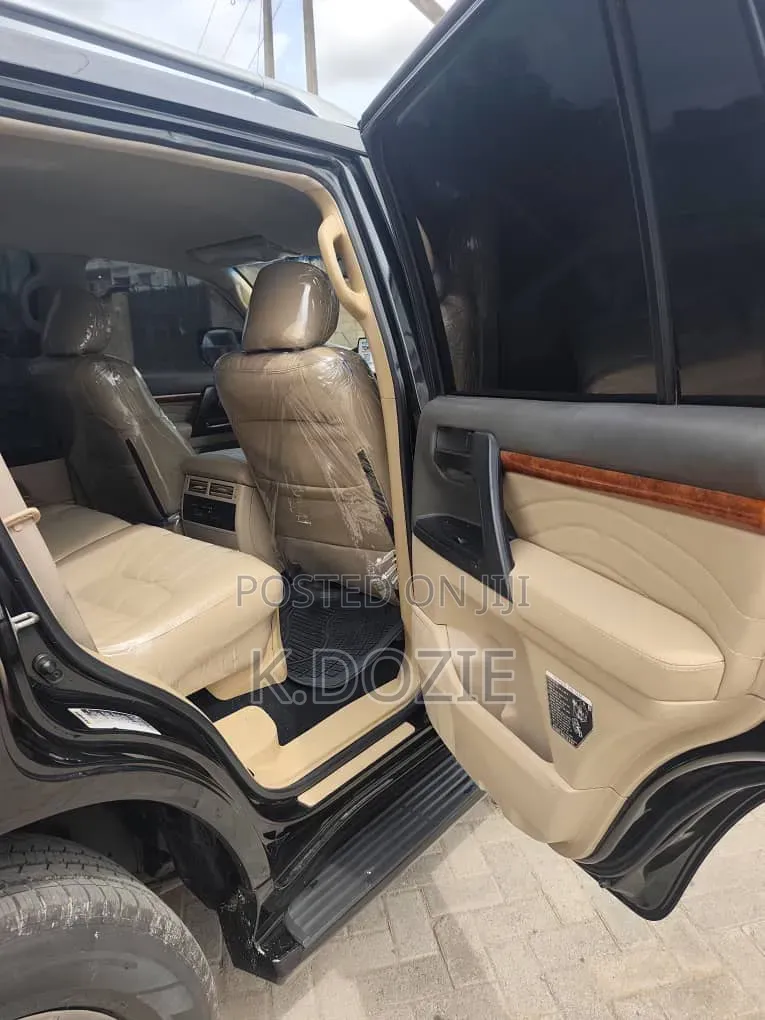 Toyota Land Cruiser 2014 Black