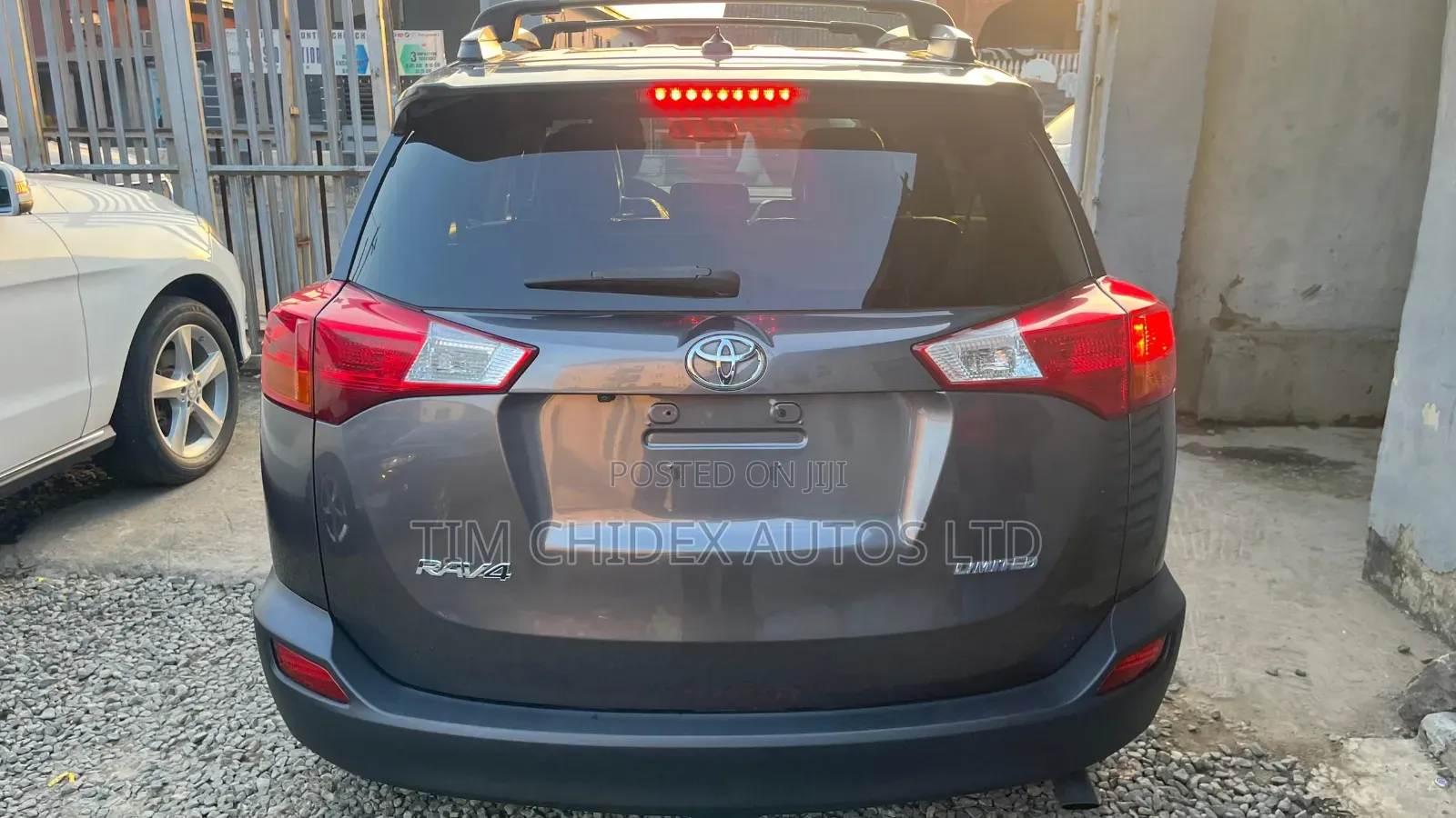 Toyota RAV4 Limited 4dr SUV AWD (2.5L 4cyl 6A) 2014 Gray