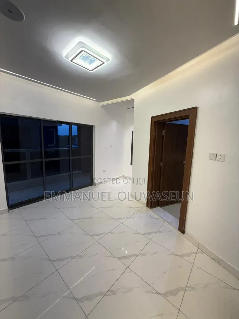 3bdrm Block of Flats in Durumi for sale