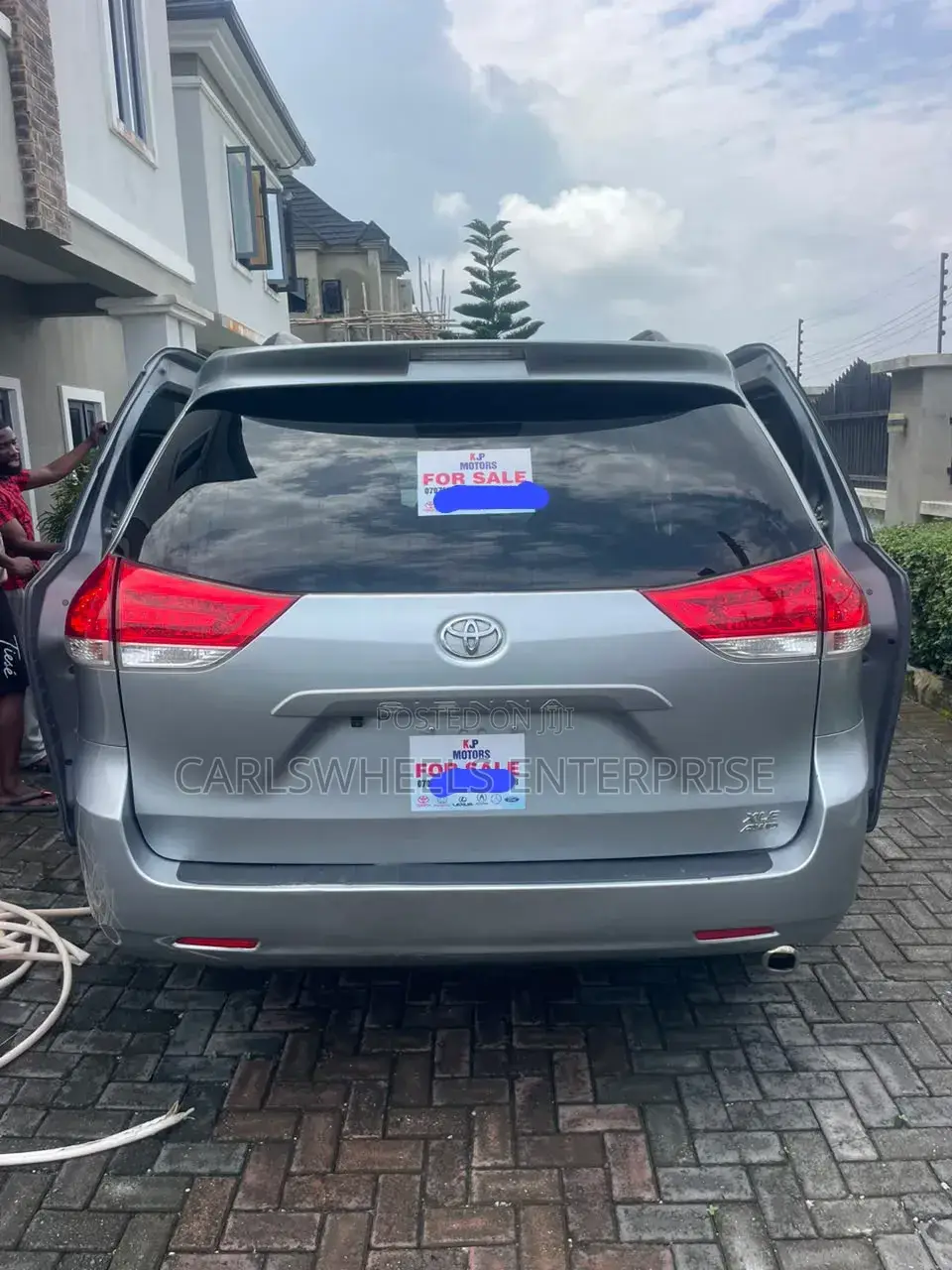 Toyota Sienna XLE 7 Passenger Mobility 2011 Silver