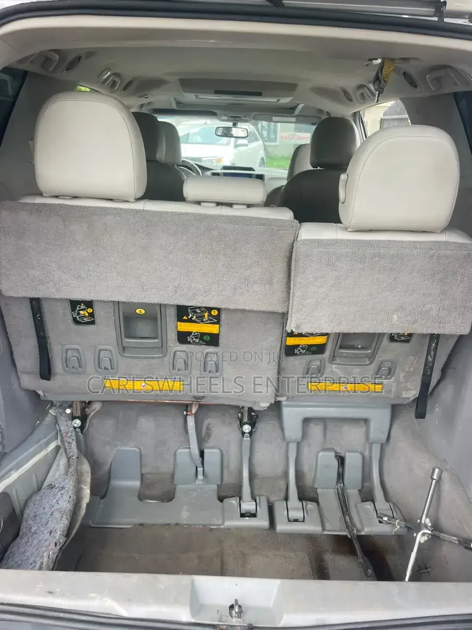 Toyota Sienna XLE 7 Passenger Mobility 2011 Silver
