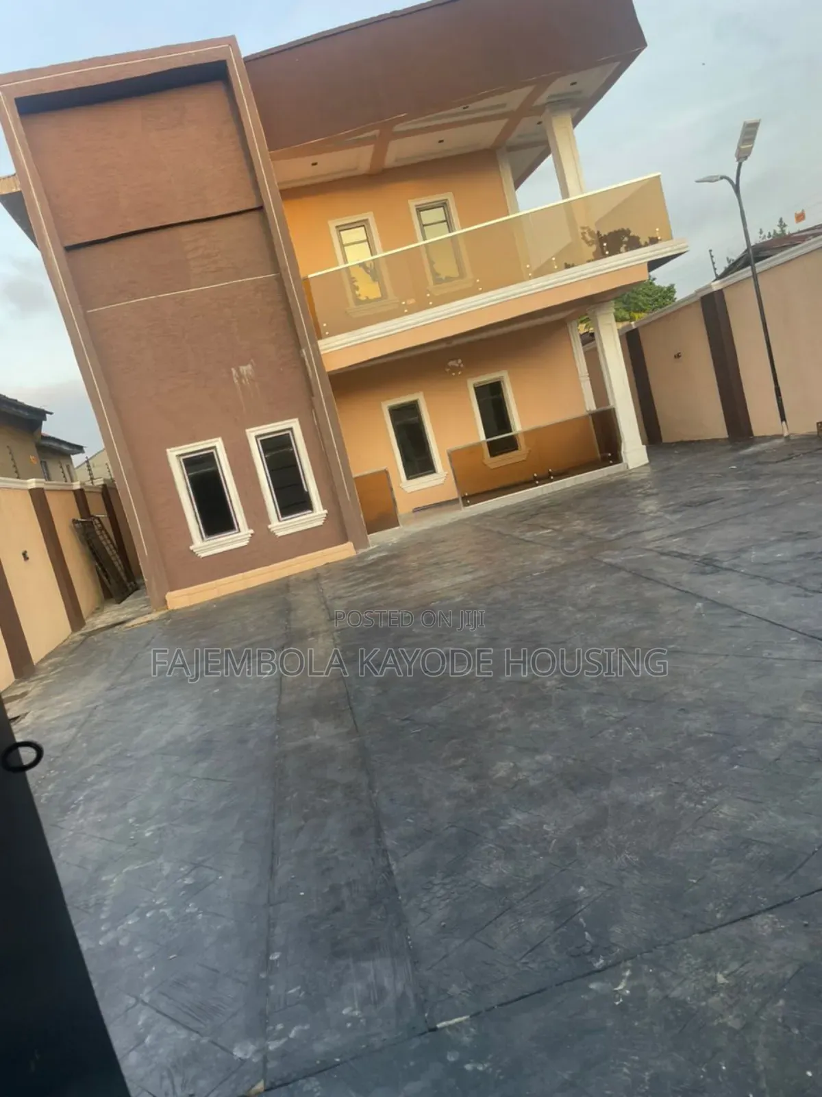 5bdrm Duplex in Heritage Estate for sale