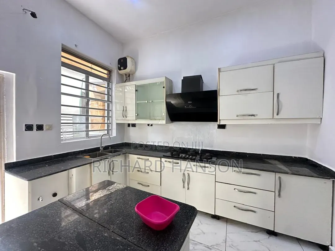 4bdrm Duplex in Secured, Chevron for rent