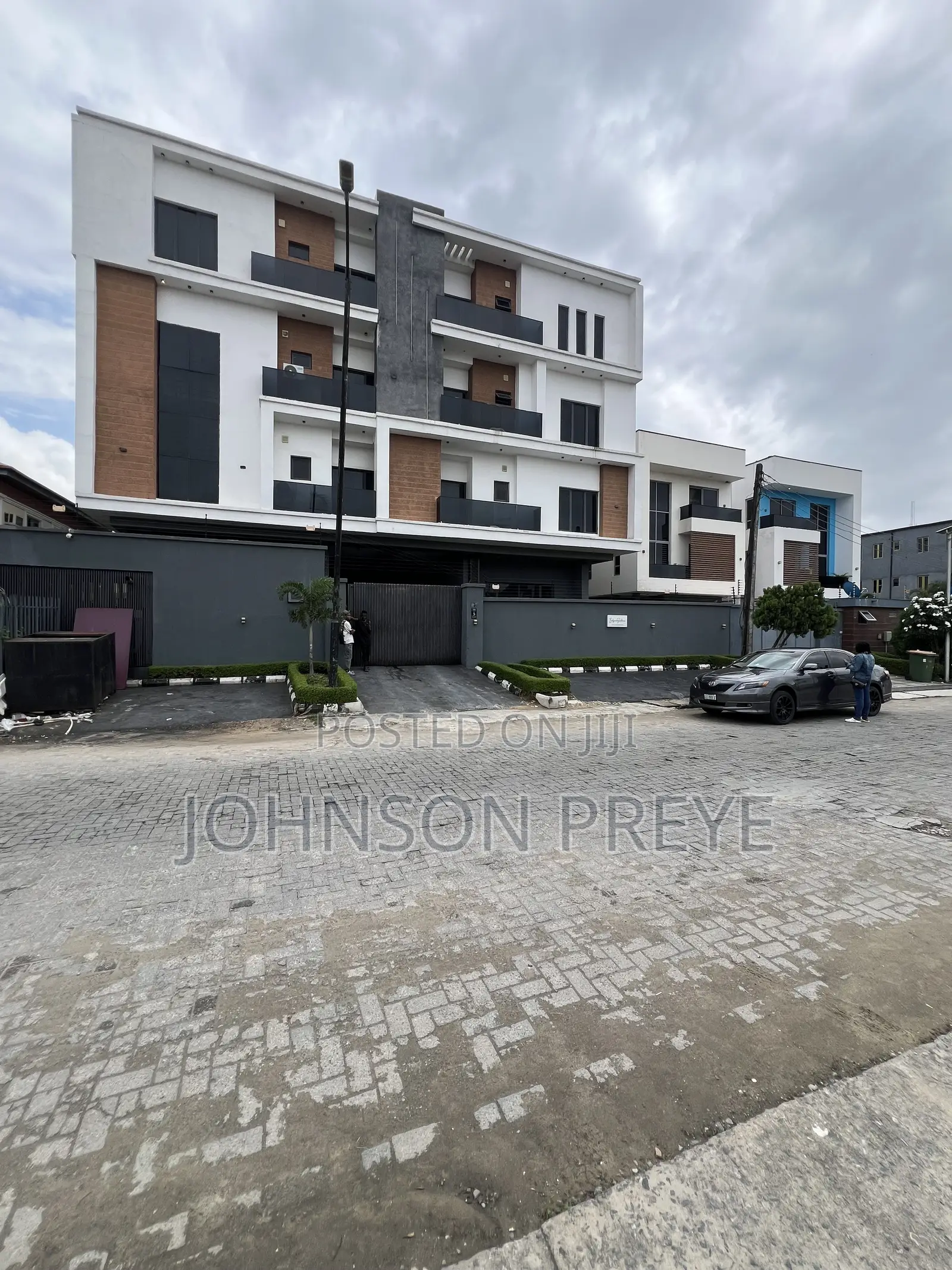 2bdrm Apartment in Lekki Phase 1 Proper for sale