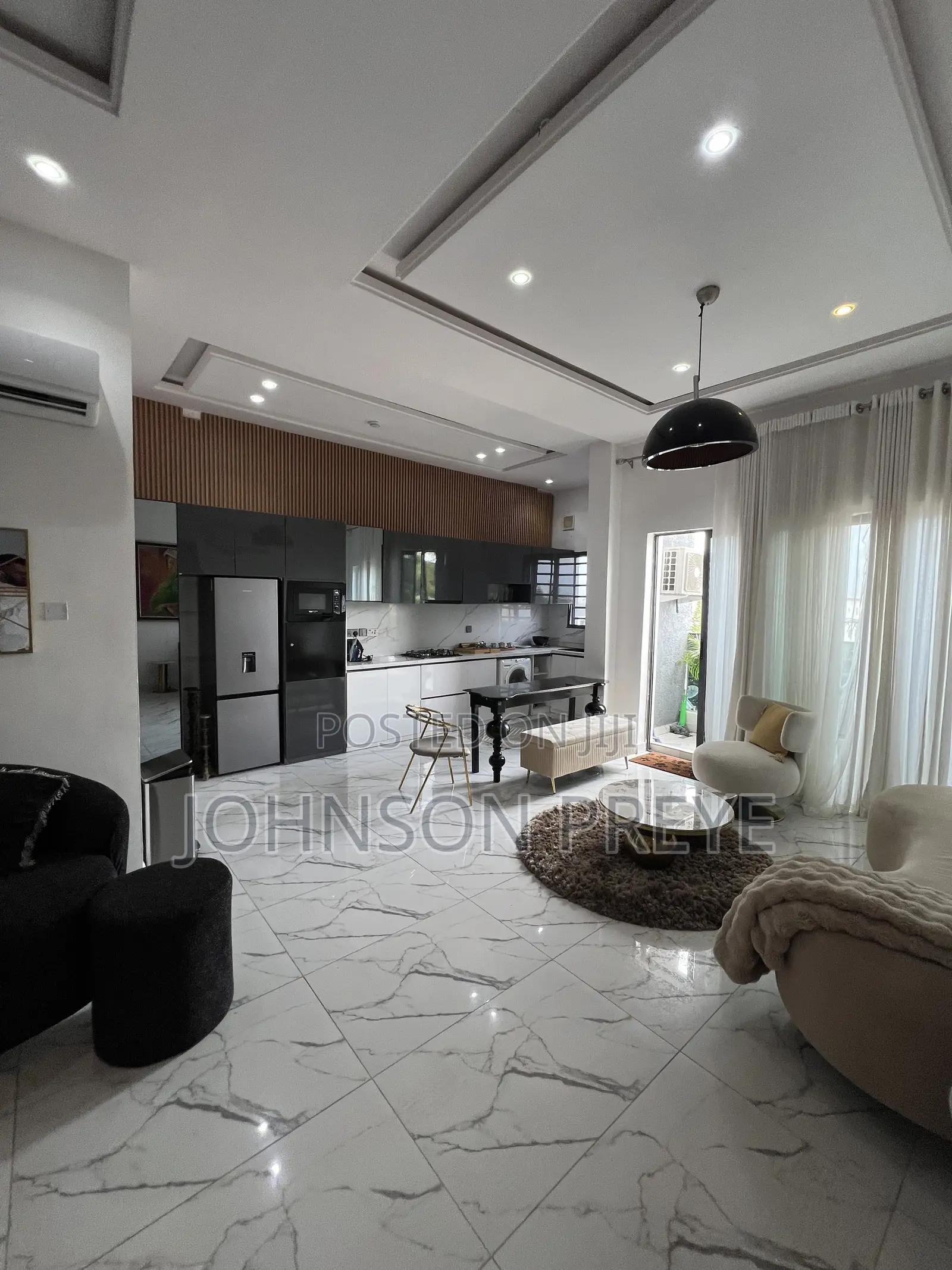 2bdrm Apartment in Lekki Phase 1 Proper for sale